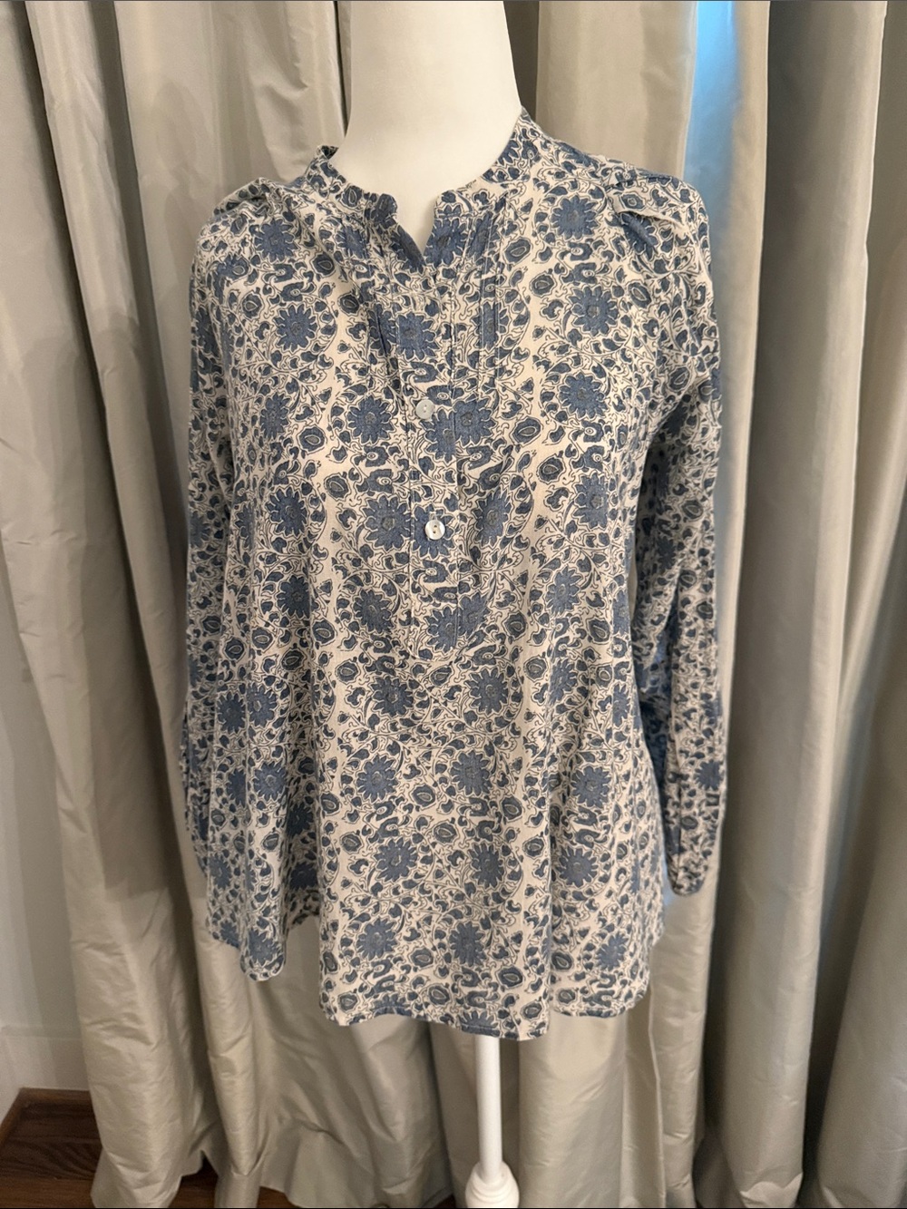 Women's Blue Floral Split-Neck Tunic Top XS